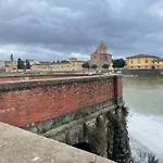 Vintage Apartments In The Center Of Florence